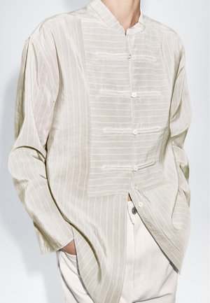 Massimo Dutti STRIPED OVERSIZE GARMENT WITH STAND COLLAR - Hemdbluse - white