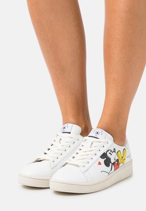 GRANDMASTER - Sneaker low - white