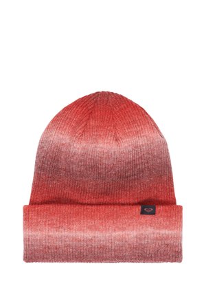 Bonnet tricoté dégradé rouge et rose avec un revers plié et une petite étiquette noire à l'avant.