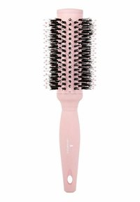 Ronde haarborstel met een roze plastic handvat en een cilinder-vormige kop met zwarte haren en roze punten, ontworpen voor het stylen van haar.