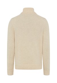 Beiger Strickpullover mit hohem Kragen, langen Ärmeln und geripptem Saum. Das Material wirkt weich mit einer dezenten Textur und minimalen Details.