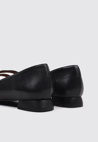 Sandra Fontán BAIX - Bailarinas con hebilla - black