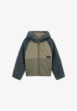 Veste à capuche avec manches en polaire bleue et haut du dos, panneaux avant verts matelassés, fermeture éclair à l'avant et petite étiquette logo sur la poitrine.
