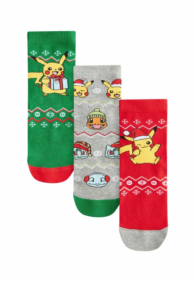 Tre paia di calzini di cotone: verdi con Pikachu giallo che tiene un regalo, grigi con facce dei Pokémon e rossi con Pikachu che indossa un cappello di Babbo Natale.
