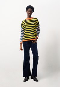 FRNCH EILEEN - Pullover - olive