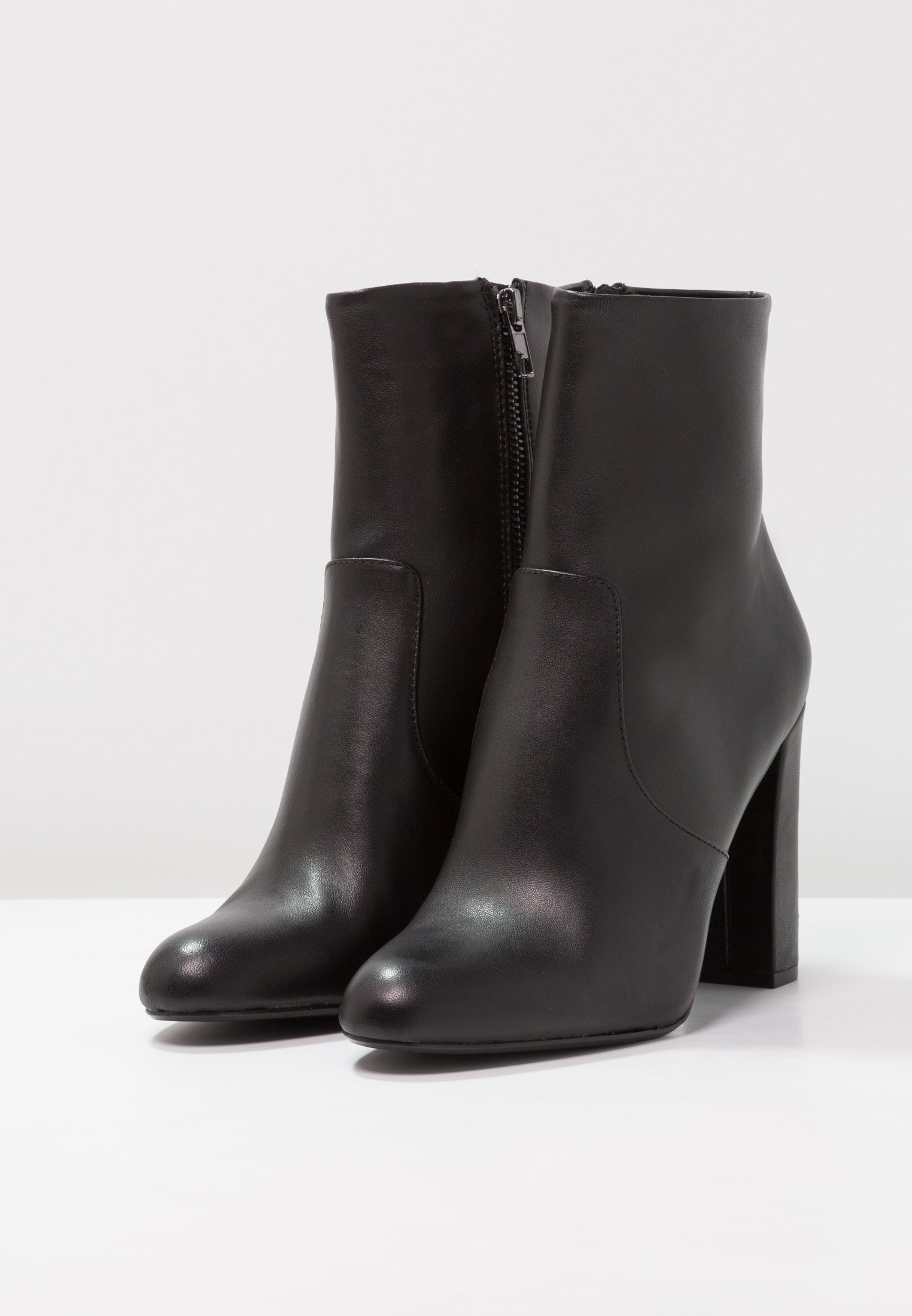 steve madden editor ankle boot