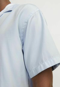 Jack & Jones JPRCCAARON RESORT - Shirt - skyway