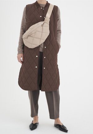 Väst - brown