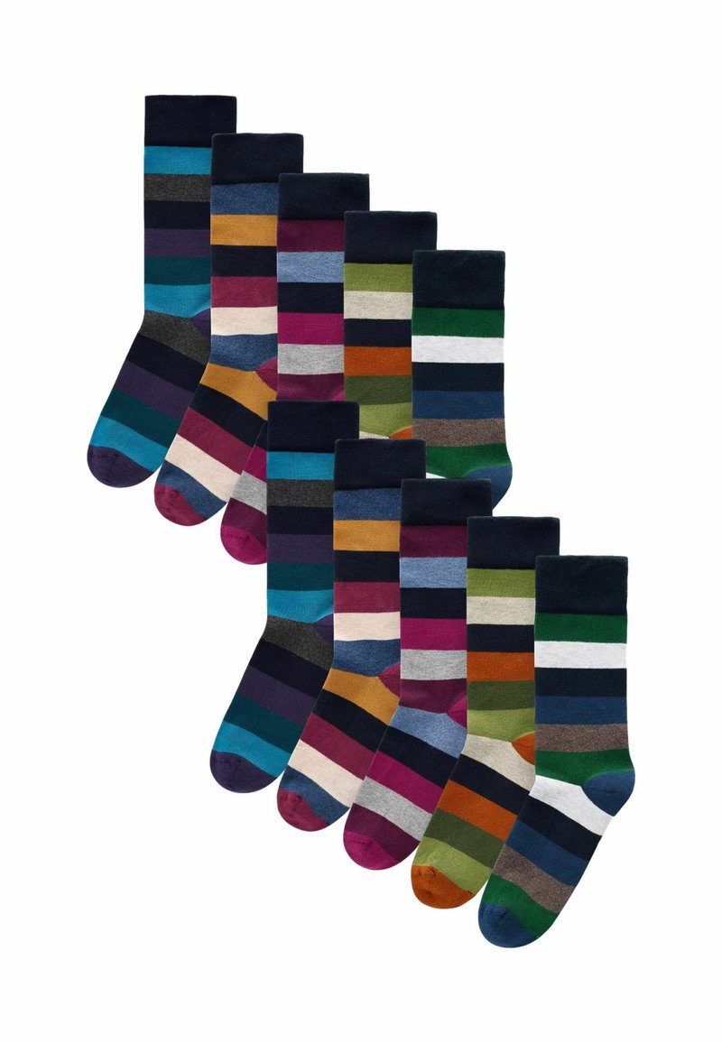 Nueve pares de calcetines a rayas en varios colores, incluyendo azul, verde, marrón y gris, con puños en contraste y una textura suave.