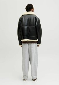 Jack & Jones Pantalones deportivos - light grey melange