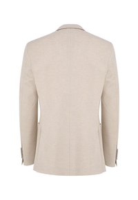 Beżowa marynarka dopasowana, strukturalny materiał, klapki w kształcie litery notch, pojedynczy wentyl z tyłu, dwa guziki na rękawach, czyste linie, minimalistyczny design.