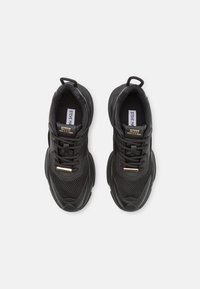 Steve Madden BELISSIMO - Zapatillas - black/gold