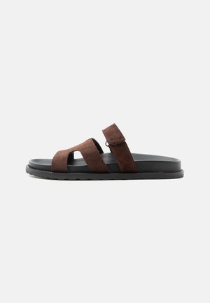 Steve Madden MANU - Matalakantaiset pistokkaat - brown