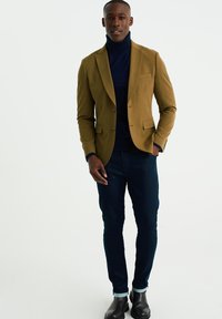 WE Fashion THE FLEX SUIT - Švarkas - green