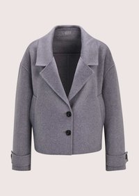 Grijs wollen cropped jasje met brede revers, twee knopen aan de voorkant en knoopriemmanchetten, weergegeven tegen een lichte achtergrond.