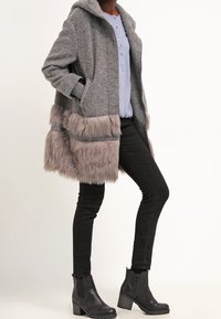 Sisley Kort kappa / rock - grey