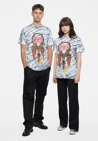 Paradiso Clothing SLAYER WINGED CRUCIFIX DYE WASH - Print T-shirt - white