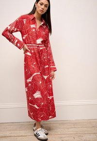 Next COLUMN  TALL REGULAR FIT - Särkkleit - red umbrella print