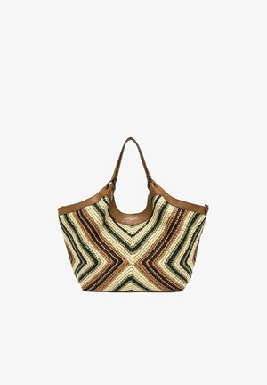 Tote bag met geweven zigzagpatroon in beige, bruin en olijfgroen, met bruine leren handvatten en biezen.