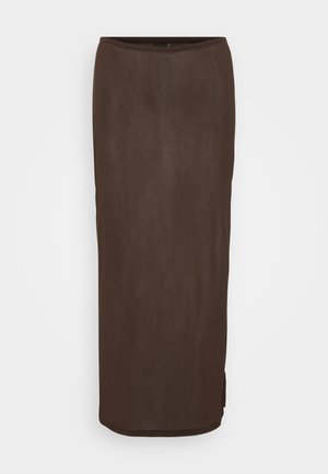 Καφέ, φαρδιά φούστα μέχρι το γόνατο, εφαρμοστή με ομαλή υφή και ελαφριά γυαλάδα. Διαθέτει στρογγυλή βάση και διακριτική πλαϊνή σχισμή για ευκολία κίνησης.