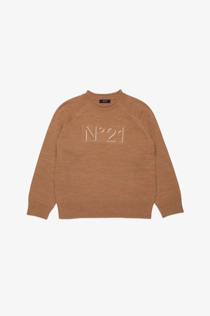 Rjav pleten pulover s okroglim izrezom in raglan rokavi. Ima vezeno "N°21" spredaj, teksturirano tkanino ter rebraste manšete in spodnji del.