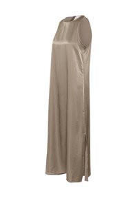 Ärmlös, ankellång klänning i ljusbeige satin med en rak silhuett, har sidoklyftor och rund hals.