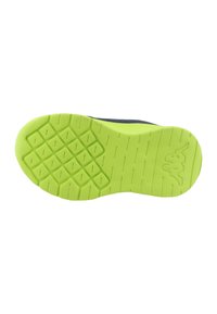 Suola della scarpa con un fondo in gomma verde texturizzata caratterizzato da un motivo a rombi e un logo, progettata per aderire e garantire durevolezza.