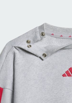 adidas Performance, INFANTS 3 STRIPES FT JOGGER 240 SET UNISEX - Chándal - light grey heather/power pink