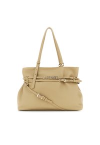 Beige leren tote bag met een gladde textuur, voorzien van twee handvatten en een verstelbare schouderriem, versierd met een zilveren logo en gespdetail.