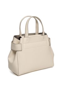 Beige faux leren handtas met dubbele handvaten, gestructureerde vorm en een voorflap. Kenmerkt zich door een gladde textuur en een minimalistisch ontwerp.