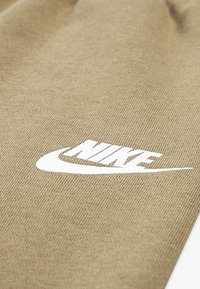 Nike Sportswear PANT SET UNISEX - Tepláková súprava - parachute beige
