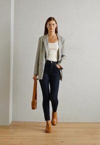 Billi Bi Klasszikus bokacsizmák - cognac west