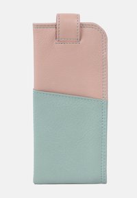 Lädertelefonfodral med en rosa överdel och en mintgrön underdel, dekorerad med kontrasterande sömmar och ett lock.