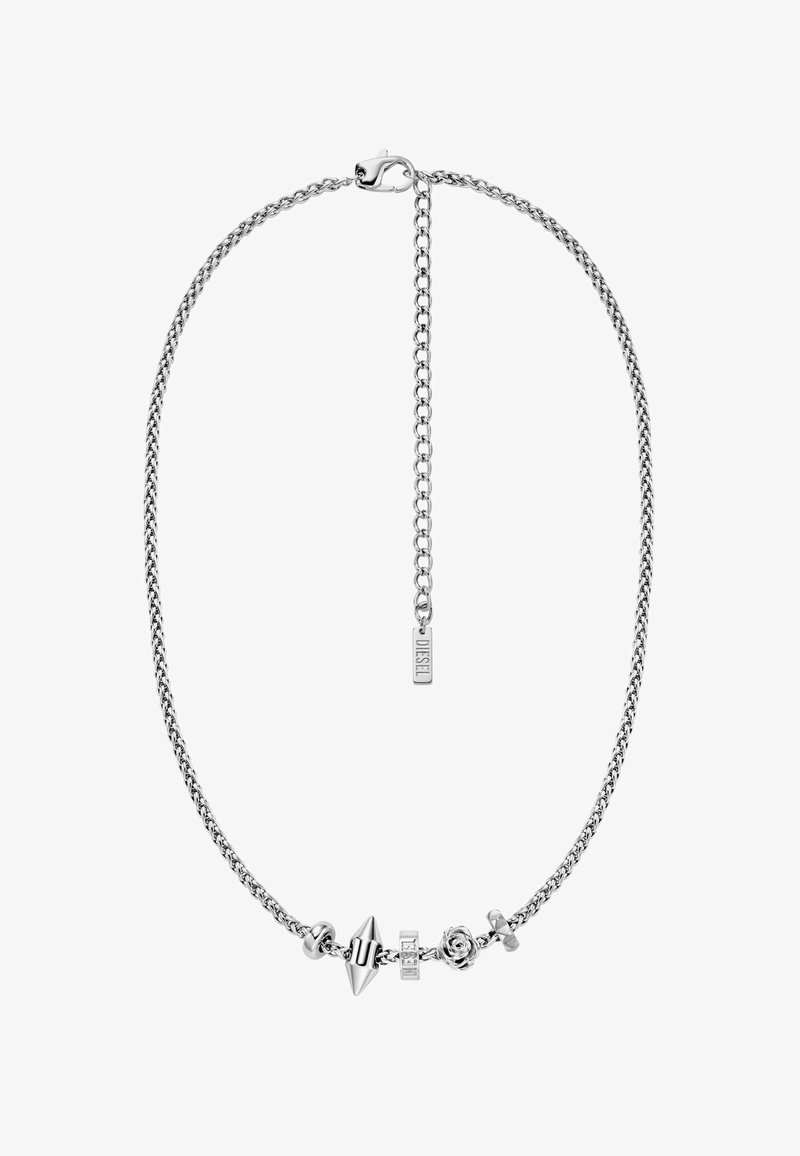 Collier chaîne argenté avec accents décoratifs : pointes, rose et maillons circulaires. Design texturé avec un fermoir à ressort.