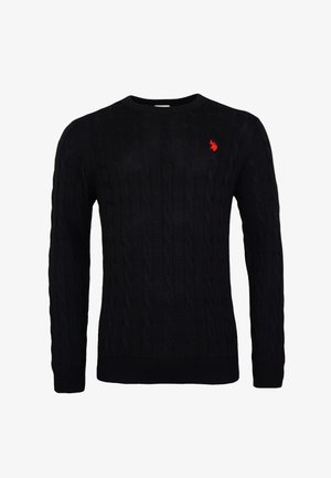 Črni pulover z dolgimi rokavi, pleten v kabelskem vzoru, s krožnim izrezom in majhnim rdečim izvezenim logotipom na levem prsnem delu.