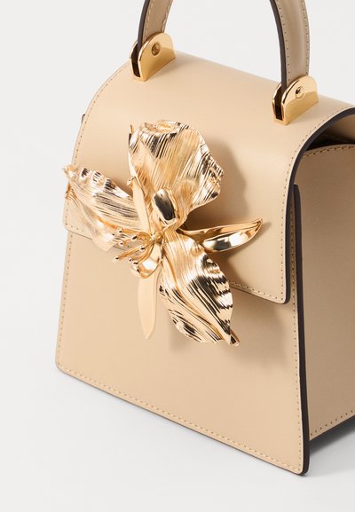 Cult Gaia EMILIA - Olkalaukku - alabaster