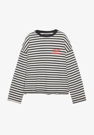 Maglia a maniche lunghe a righe con linee orizzontali bianche e nere, colletto nero e testo rosso sul petto con la scritta "THIS WAS JUST A MOMENT."