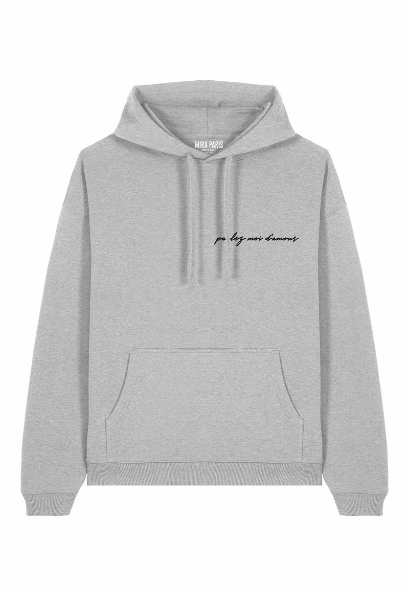 Felpa grigia con cappuccio realizzata in un mix di cotone, caratterizzata da una tasca frontale e da un testo in corsivo nero che recita "po ley moi d’amours" sul petto.