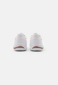 ASICS Volejbalové boty - white