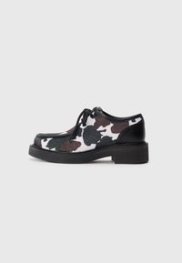 PERLA - Slippers - off white/black/brown