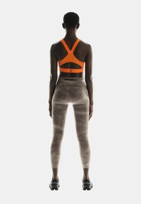 On PERFORMANCE 7/8  - Leggings - cinder