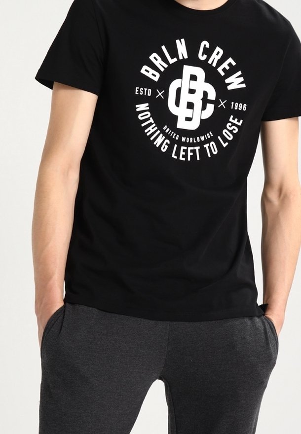 Czarny bawełniany t-shirt z białym nadrukiem graficznym zawierającym napis "BRLN CREW", elementy o okrągłym wzorze oraz tekst "NIC DO STRACENIA".