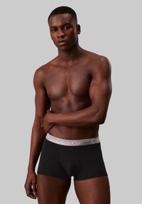 Calvin Klein Underwear TRUNK 3 PACK MODERN STRUCTURE COTTON - Úzke boxerky - b  navy stone  juneberry  zinc wbs