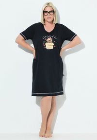 Ulla Popken GRAPHIC SHORT SLEEVE V-NECK - Camicia da notte - black
