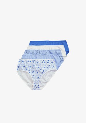 Pięć damskich majtek w odcieniach niebieskiego i białego, w tym z motywem kwiatowym, grochy, gładkie i jednolite, ułożone jedna na drugiej na białym tle.