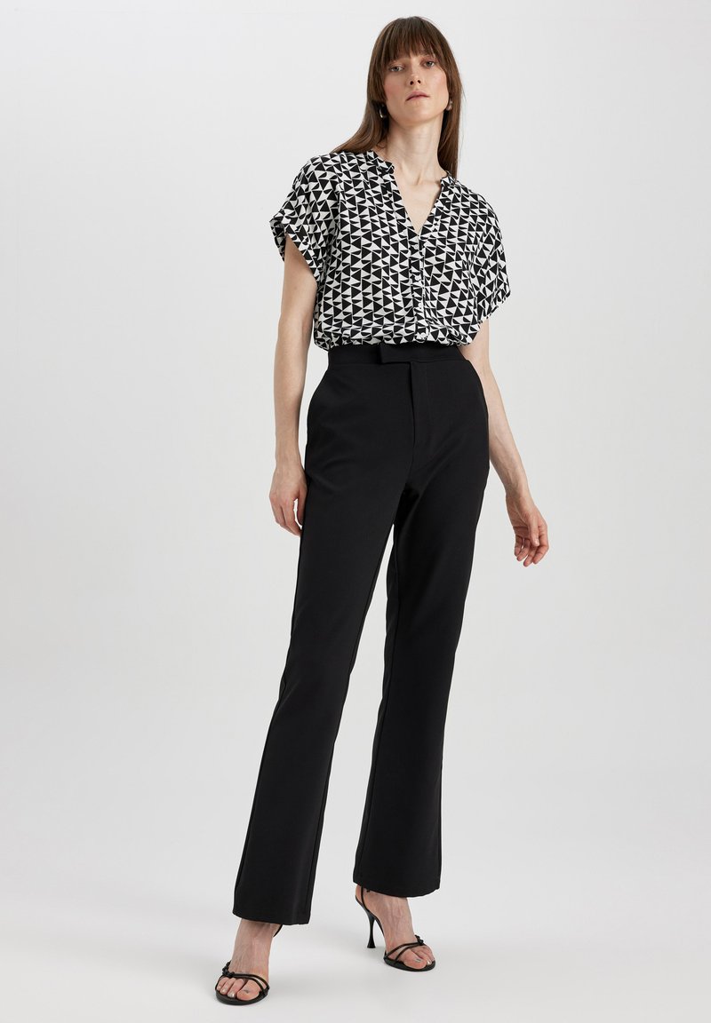 DeFacto Broek zwart-metallic DeFacto Broek zwart-metallic