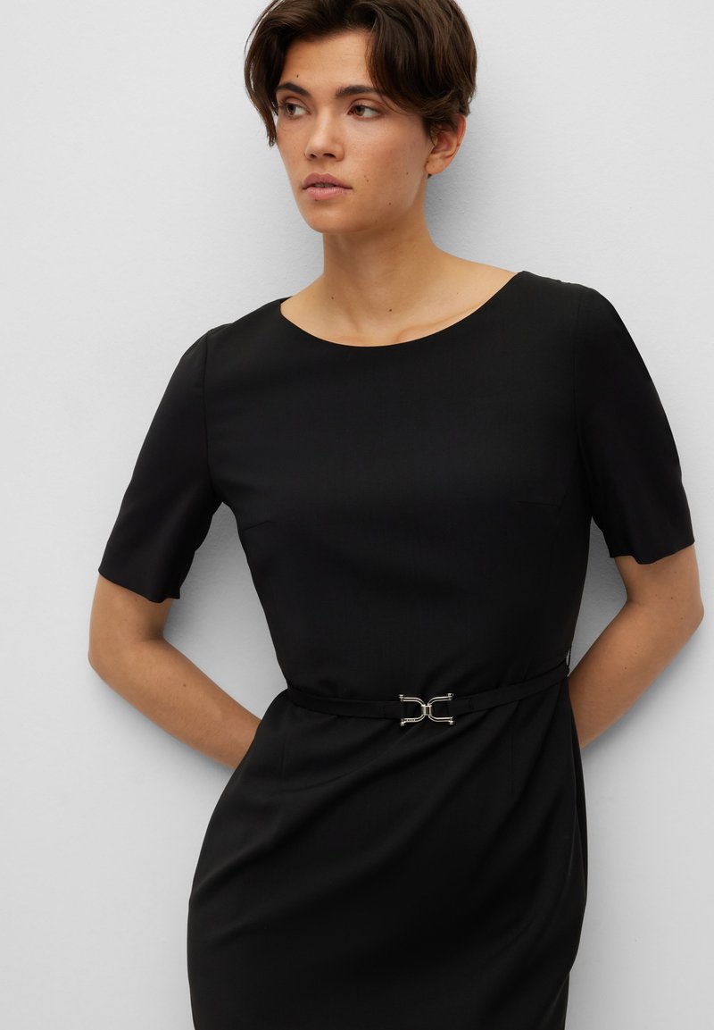 Robe Fourreau HUGO BOSS Kilone - Pêche - Taille US 4 (IT 40) - Manches Courtes - Neuf Avec étiquettes