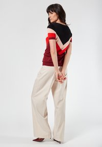 4funkyflavours Print T-shirt - bordeaux