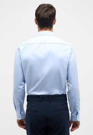 COVER SHIRT - SLIM FIT - Finskjorte - light blue