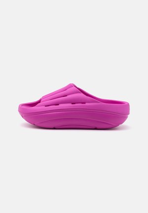 FOAMO SLIDE - Mules - dragon fruit